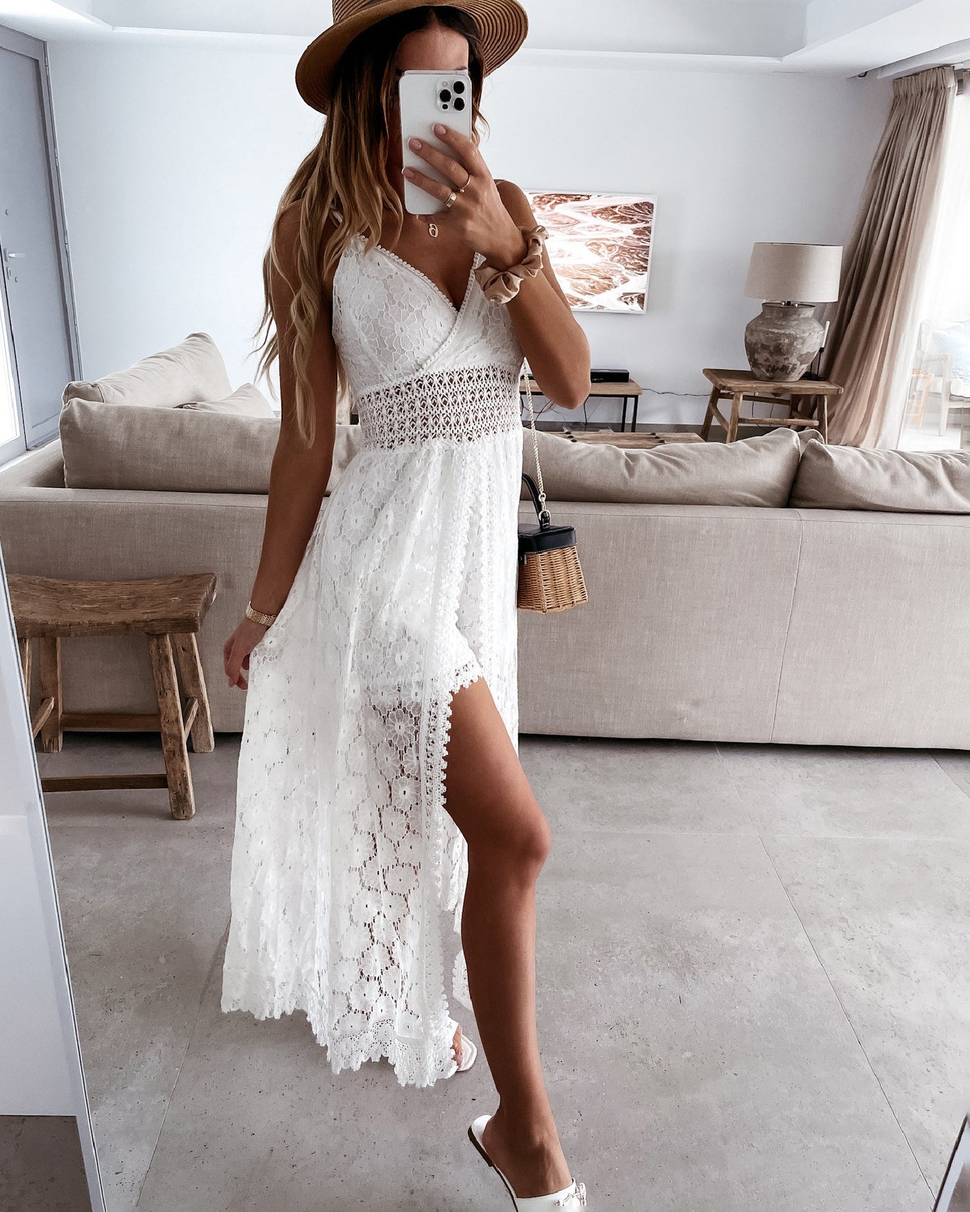 Vestido com Shorts Fenda em Renda - Alice