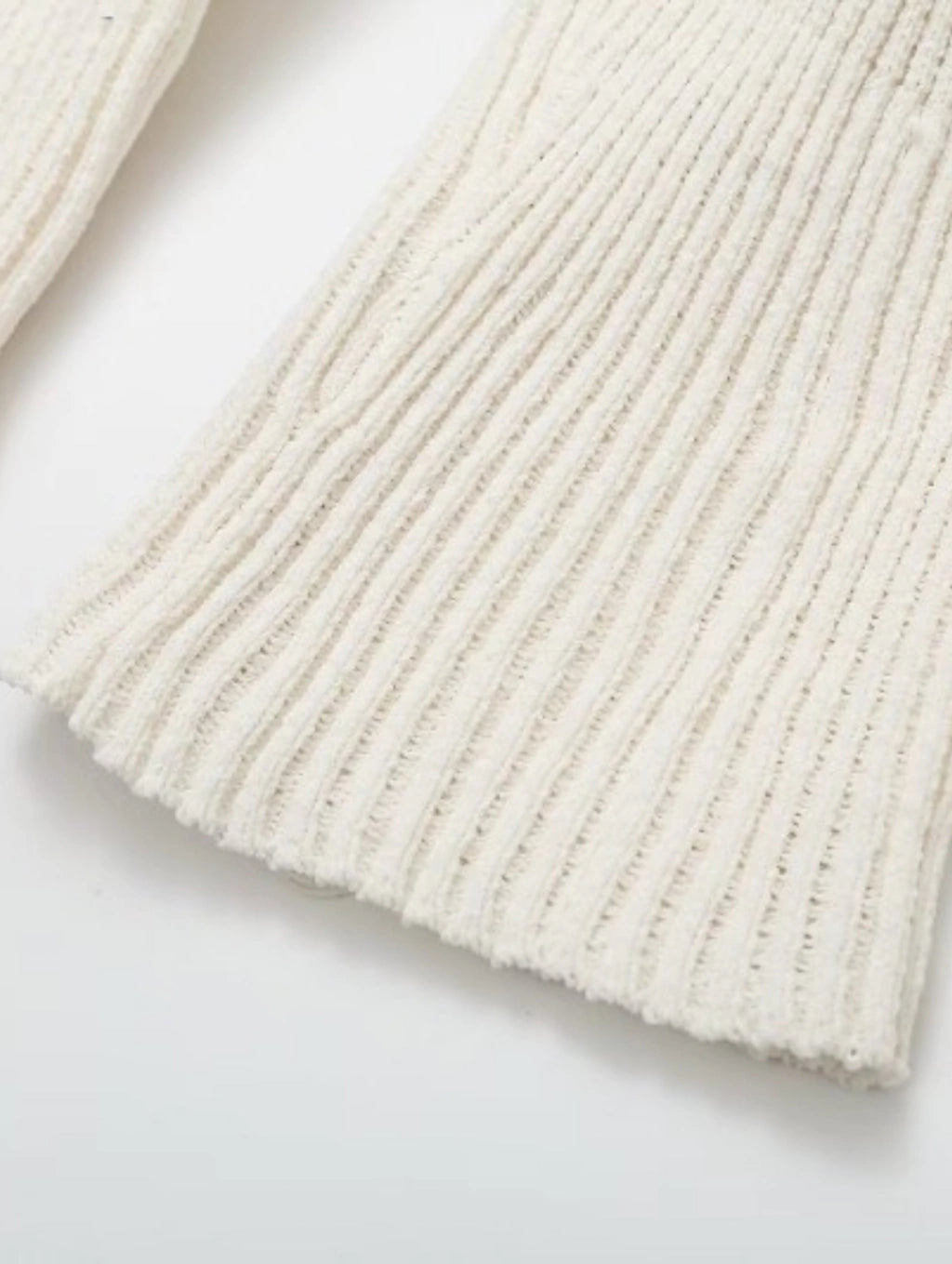 Vestido Curto de Manga Longa em Lã