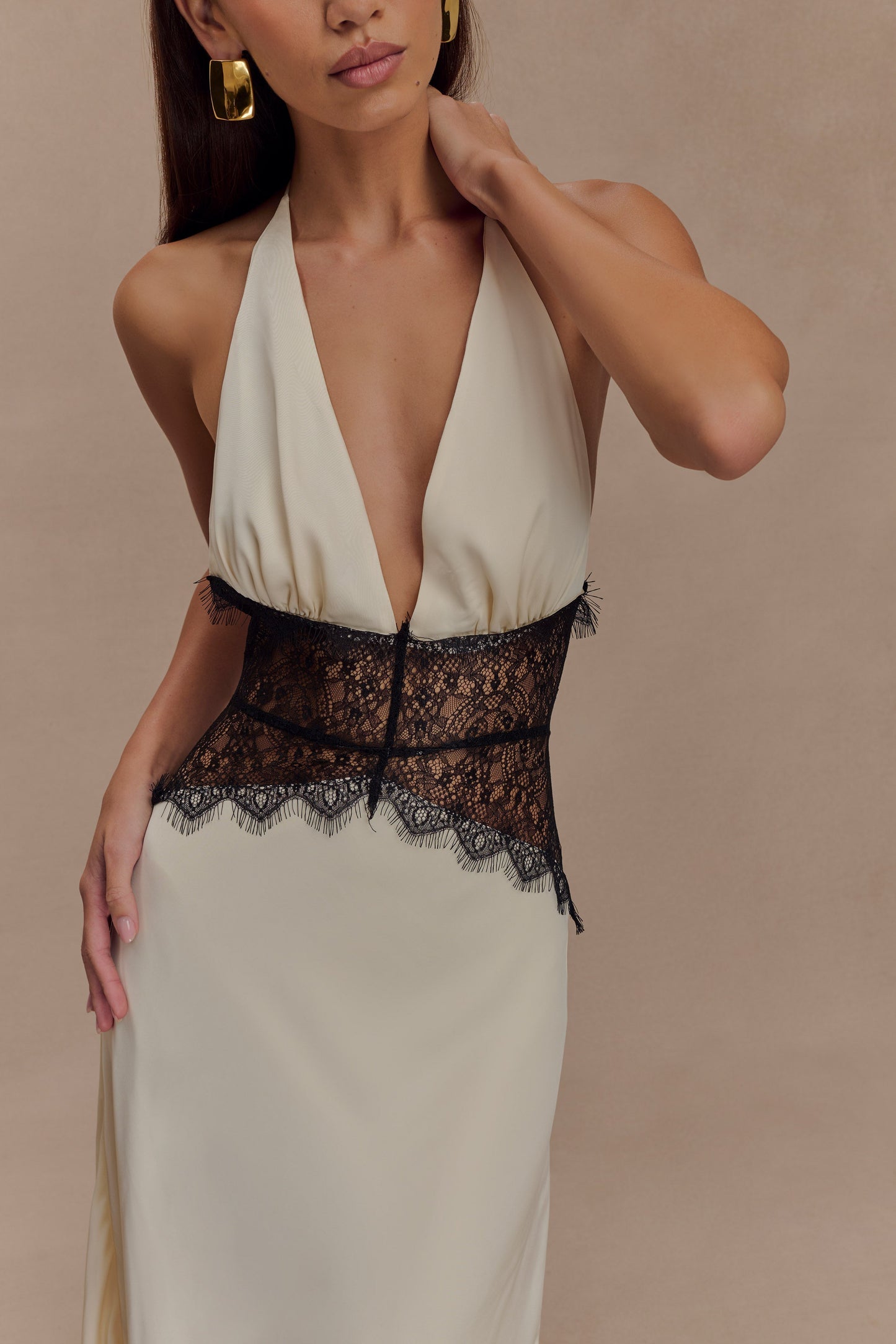 Vestido Longo Acetinado com Renda - Oasis