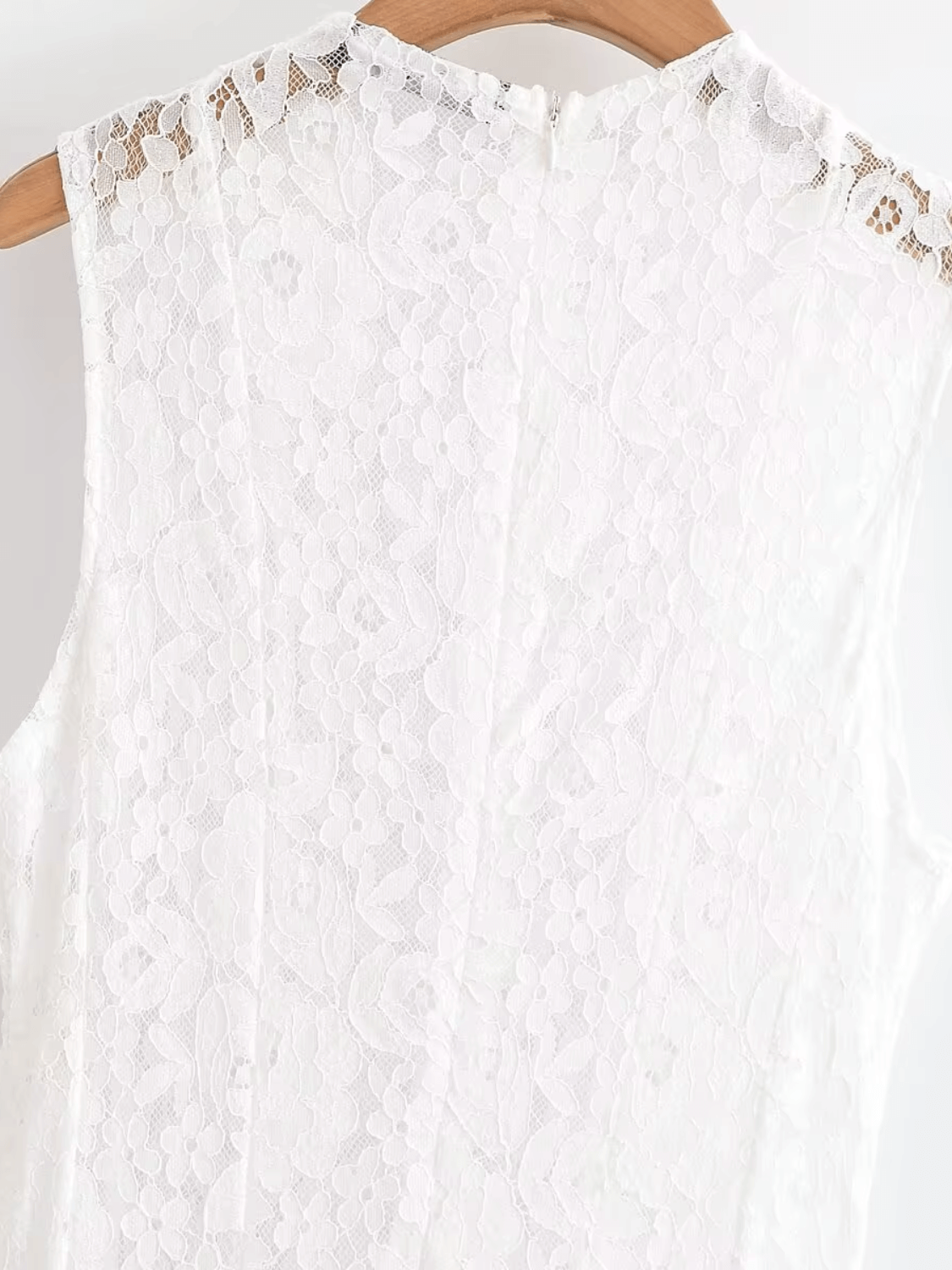 Vestido Feminino Midi de Renda Branco Gola Alta sem Mangas – Florença