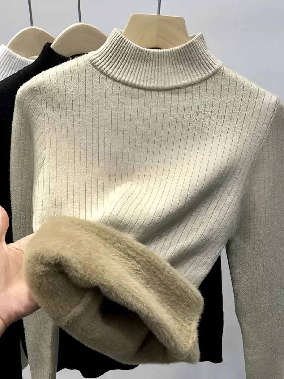 Suéter Peluciado Canelado de Algodão com Gola Alta - Fleece