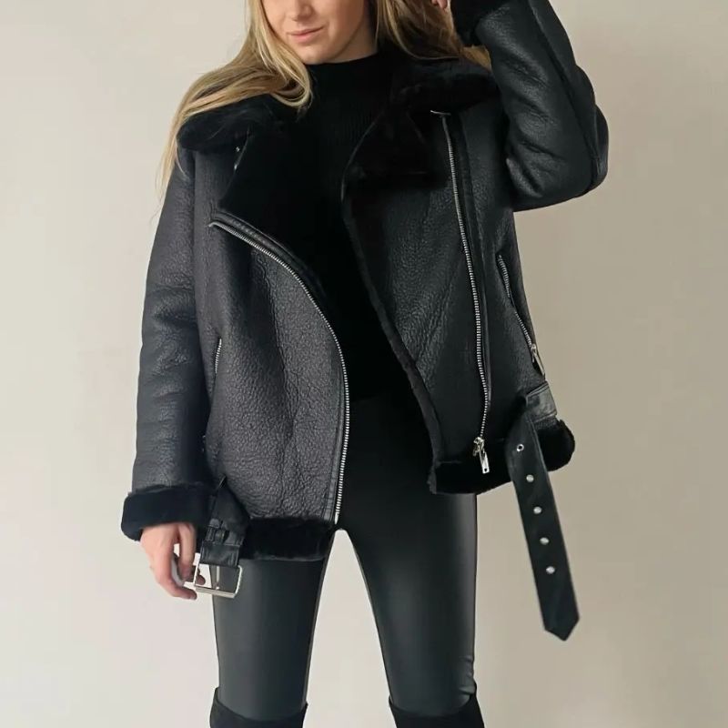 Jaqueta de Couro Peluciada Feminina
