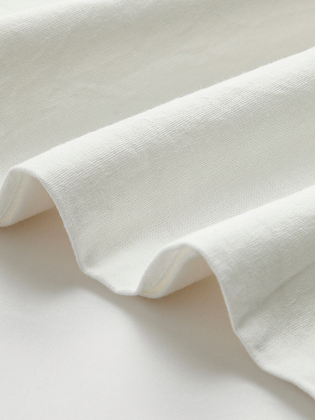 Conjunto de Top Tomara que Caia com Shorts em Algodão e Linho