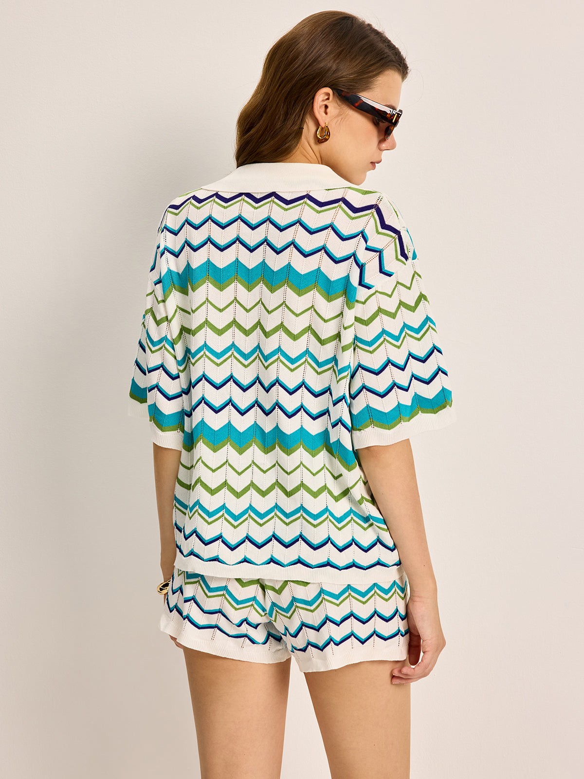 Conjunto de Camisa e Short de Malha com Padrão Chevron