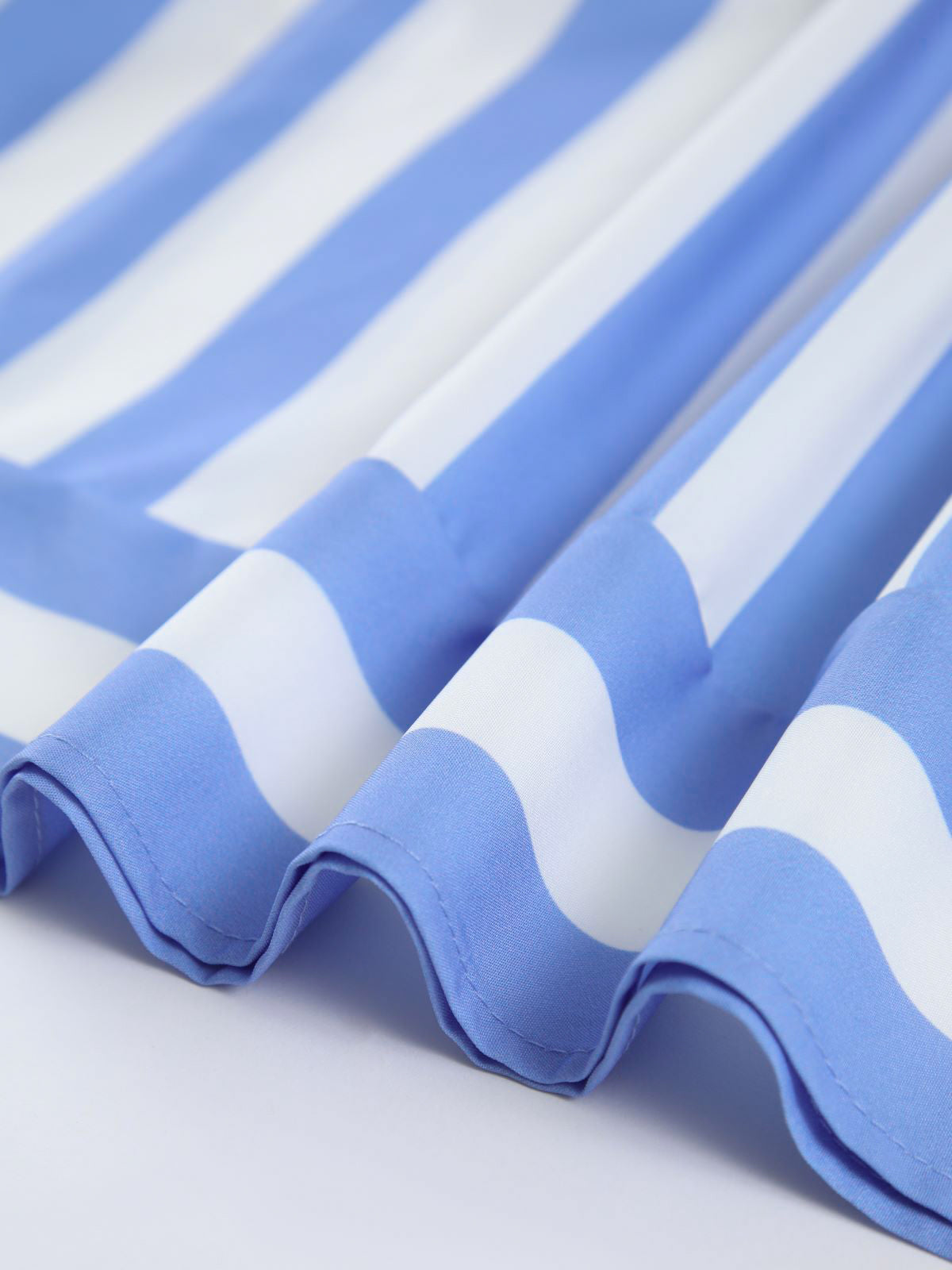 Vestido Longo Estampado com Bolsos nas Costas