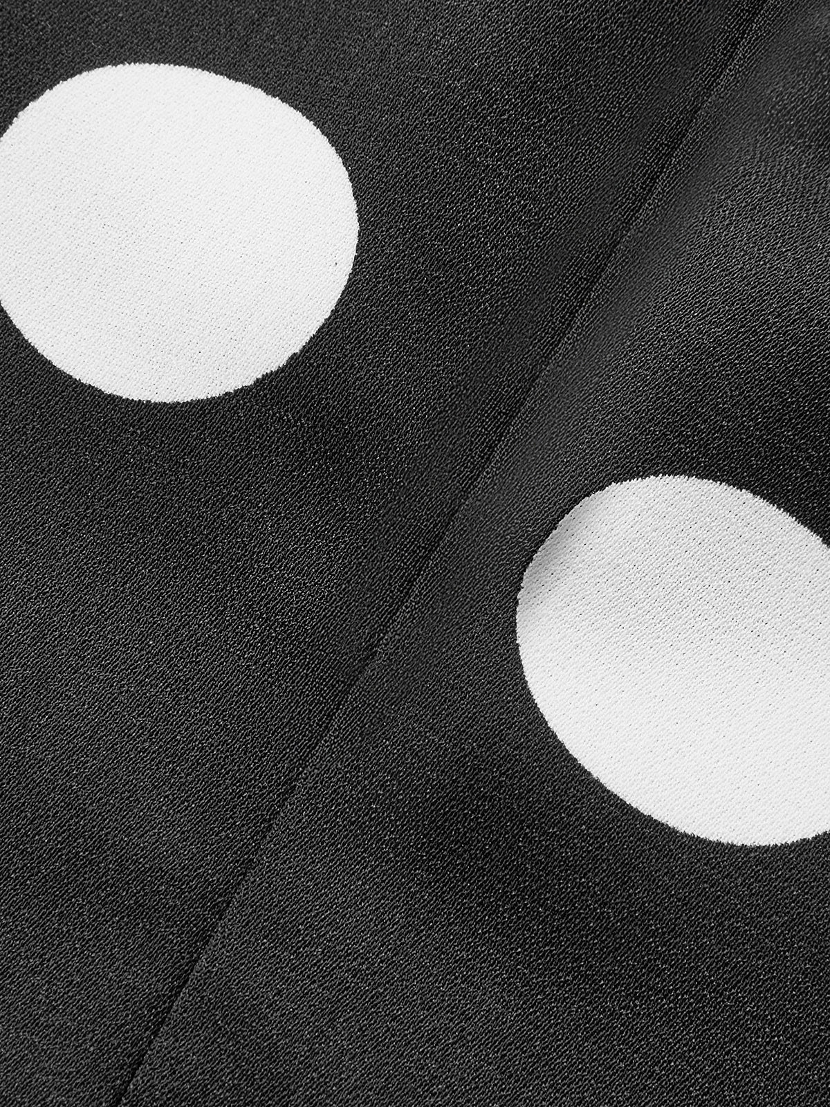 Vestido Curto de Um Ombro com Estampa Polka