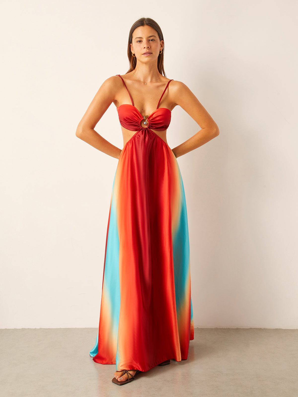 Vestido de Cetim com Recorte na Cintura e Degradê