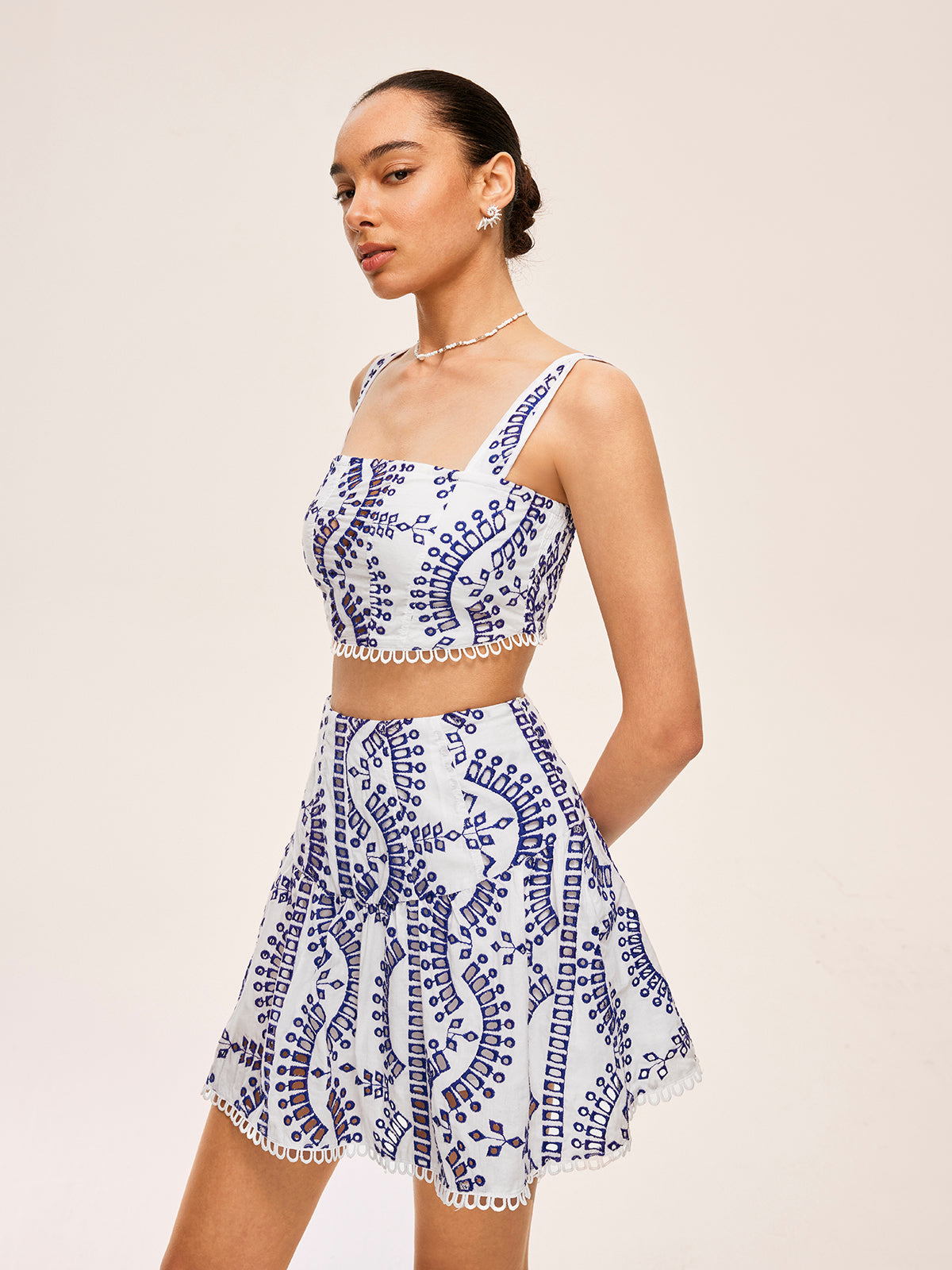 Conjunto de Top e Saia com Detalhes em Renda Bordada - Amalfi