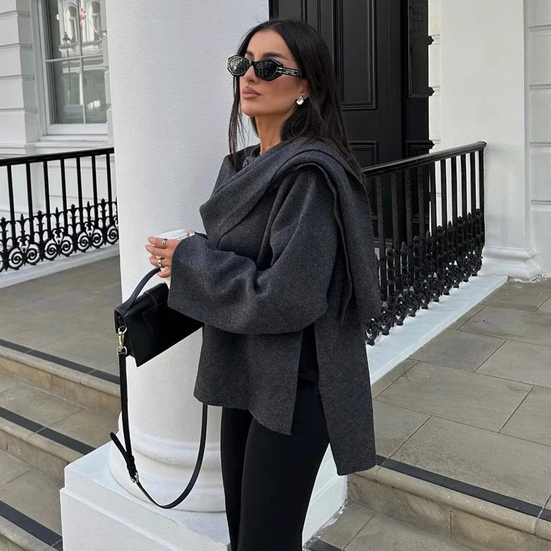 Casaco Assimétrico com Cachecol