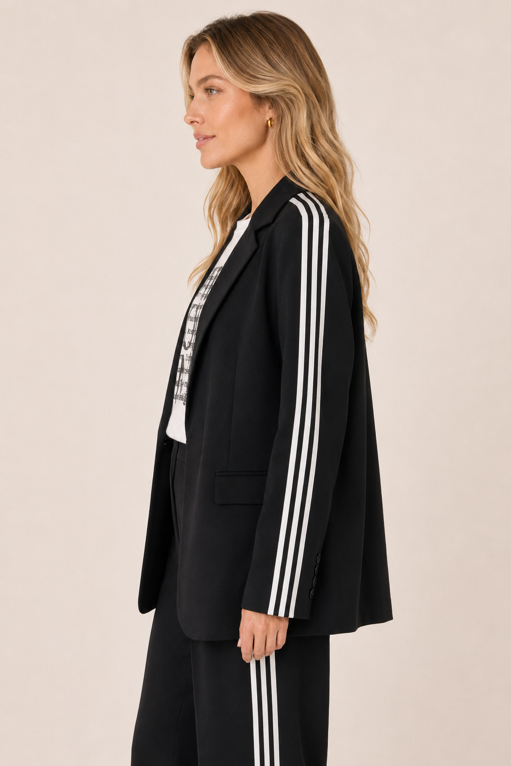 Conjunto Feminino Alfaiataria Esportivo com Blazer e Calça Pantalona – Berlim