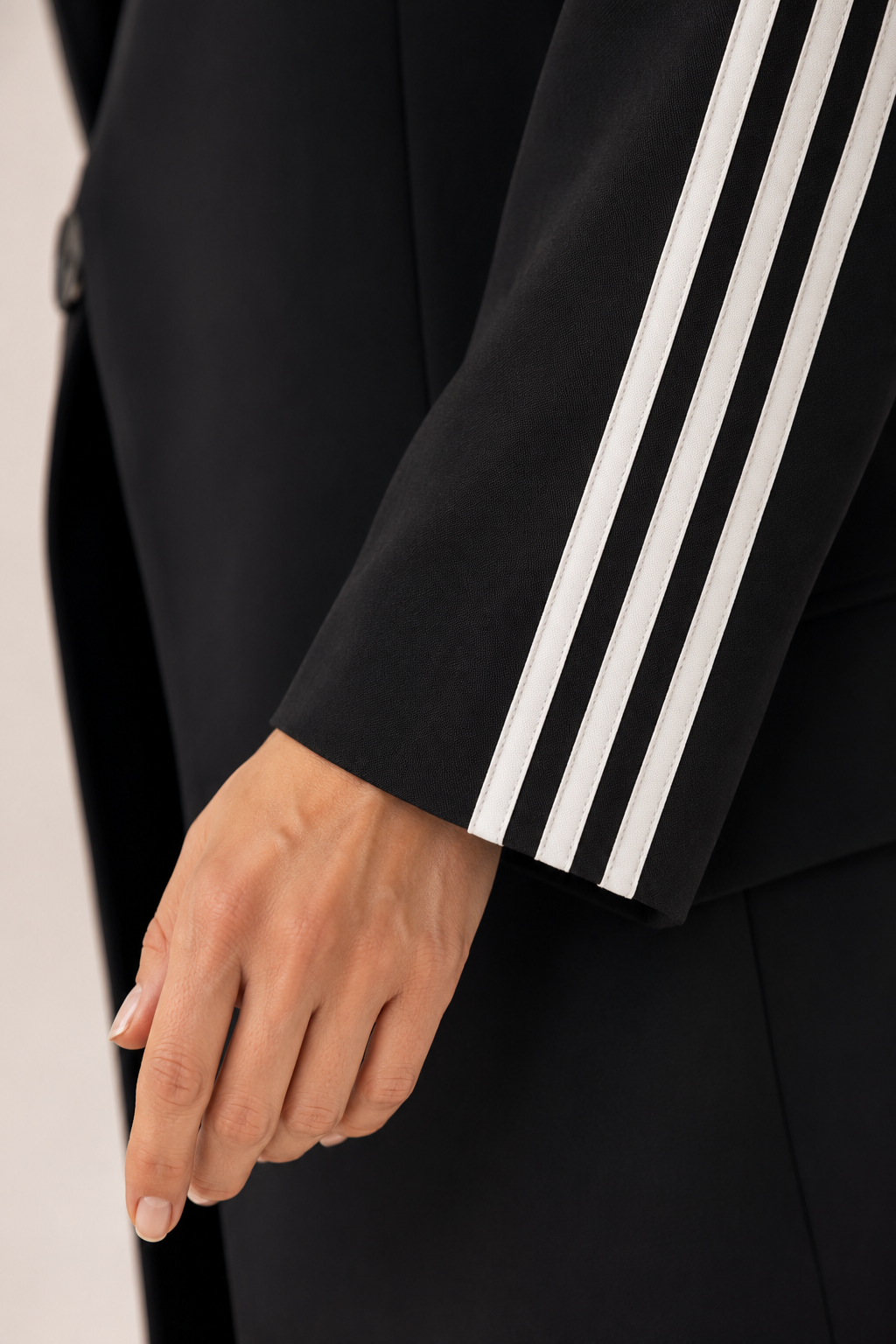 Conjunto Feminino Alfaiataria Esportivo com Blazer e Calça Pantalona – Berlim