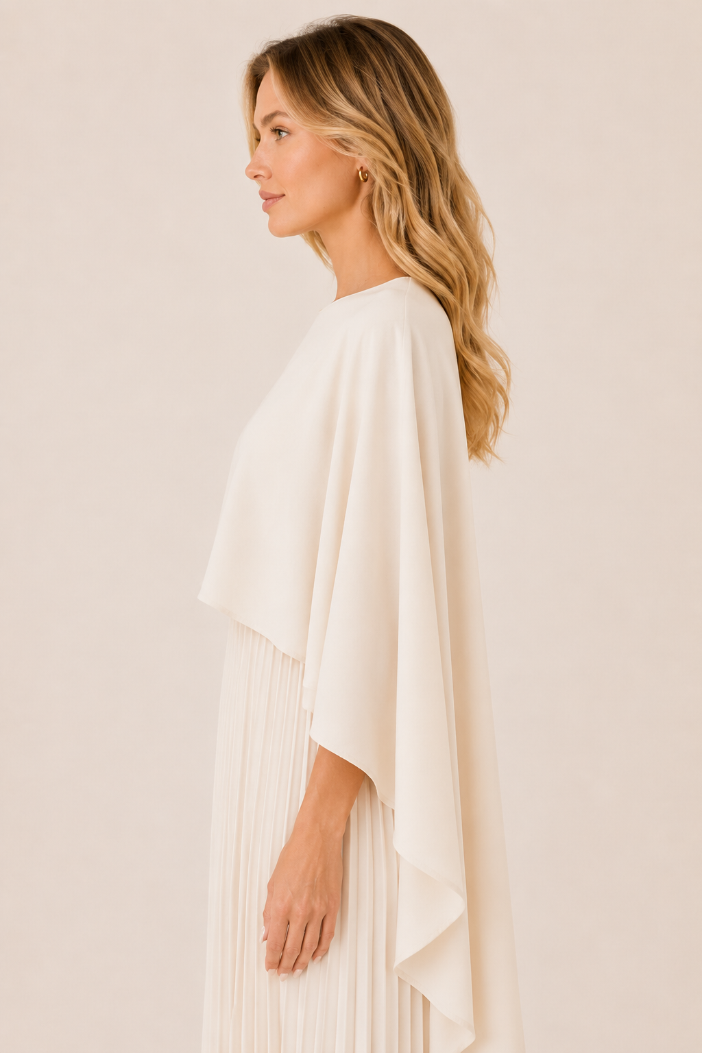 Vestido Feminino Longo de Festa Plissado com Capa – Ravenna