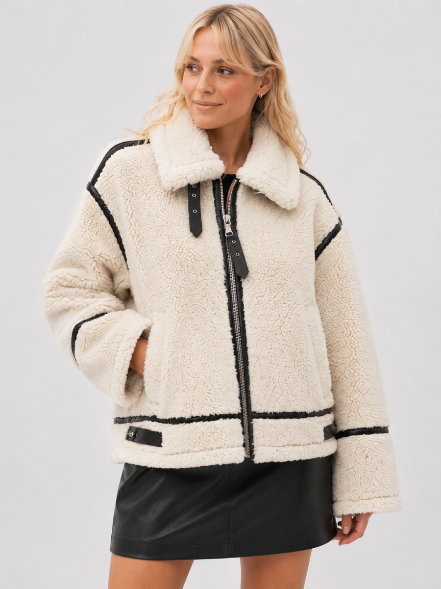Jaqueta Feminina Peluciada Teddy com Detalhes em Couro – Oslo
