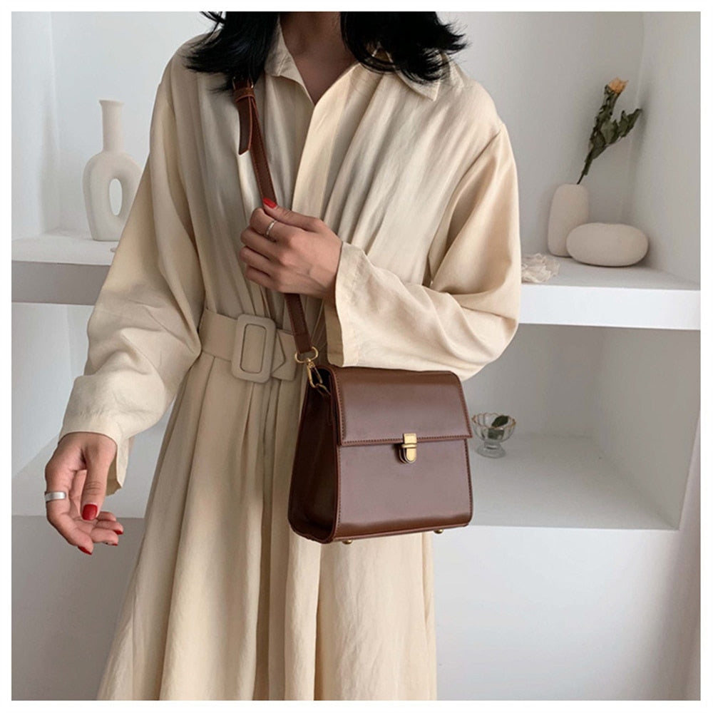 Bolsa Pequena Transversal Carteiro Box - Poppy