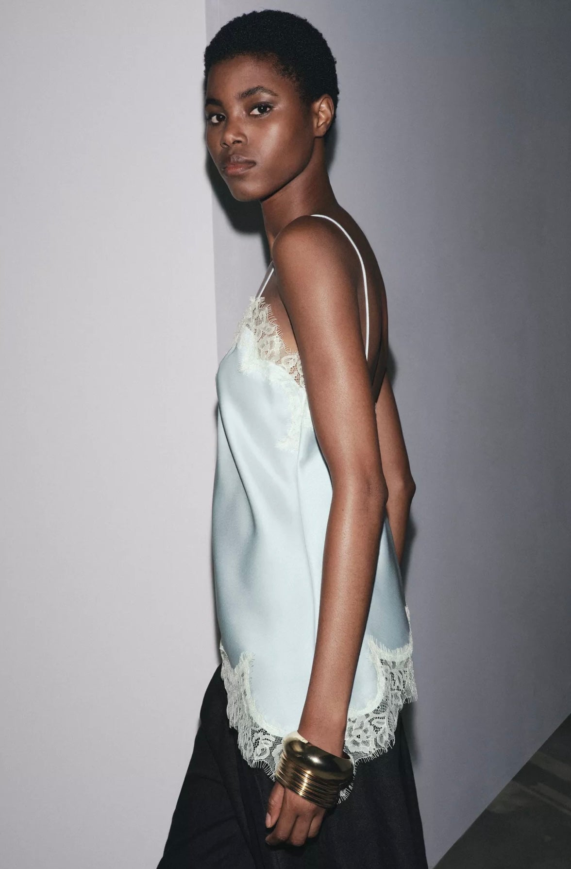 Top de Alça com Renda Acetinada – Éclat