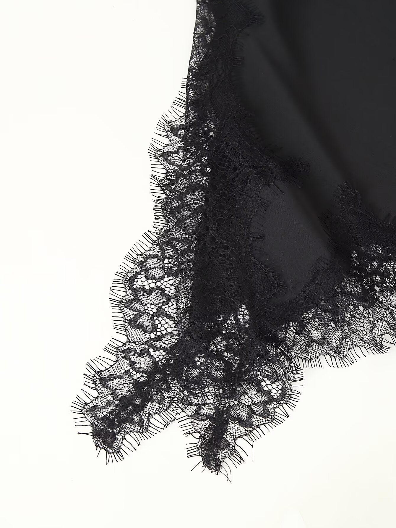 Top Halter Acetinado com Renda – Noire