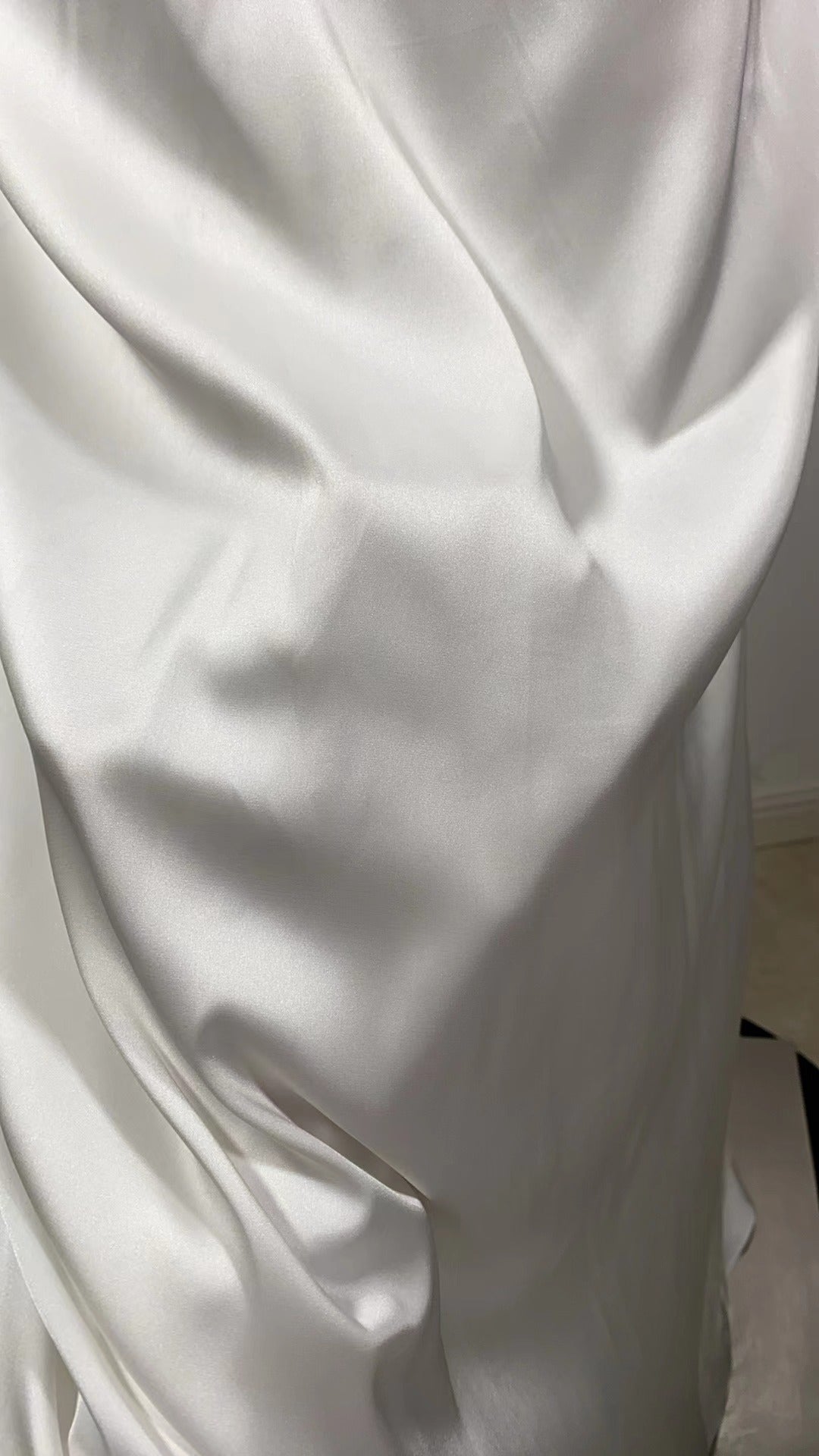 Vestido Longo Acetinado com Renda - Oasis