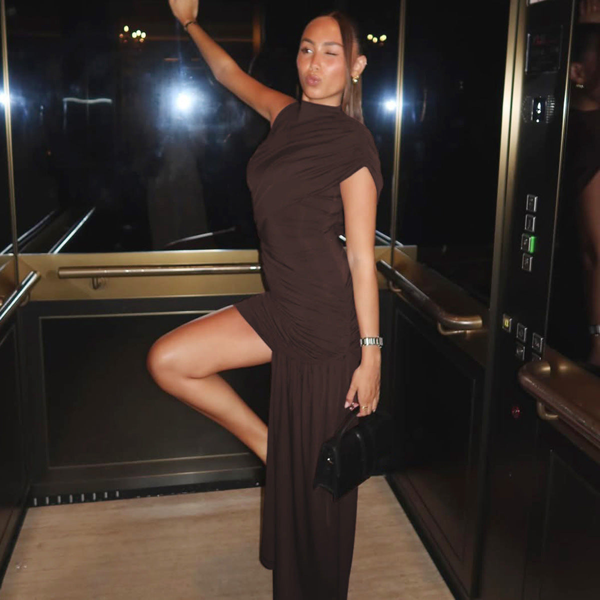 Vestido Curto de Festa com Fenda - Noir Flow