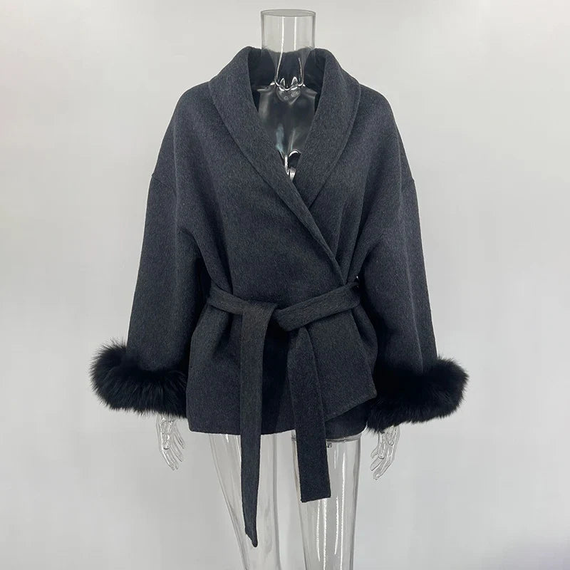 Casaco Feminino de Inverno com Pelúcia Removível e Cinto – Zurique