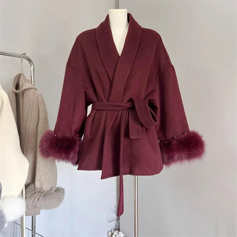 Casaco Feminino de Inverno com Pelúcia Removível e Cinto – Zurique