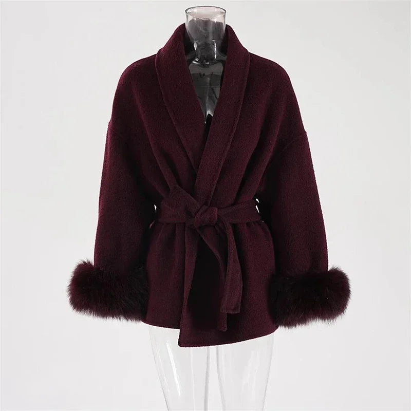 Casaco Feminino de Inverno com Pelúcia Removível e Cinto – Zurique