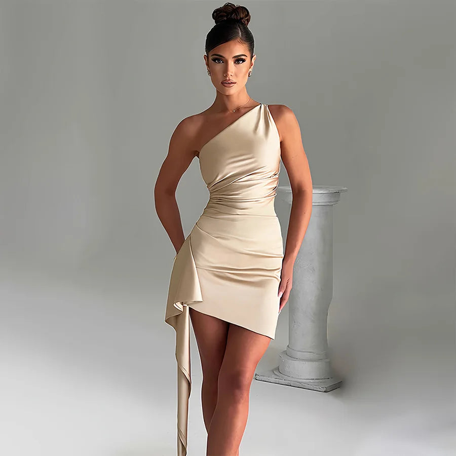Vestido Curto em Cetim Glow