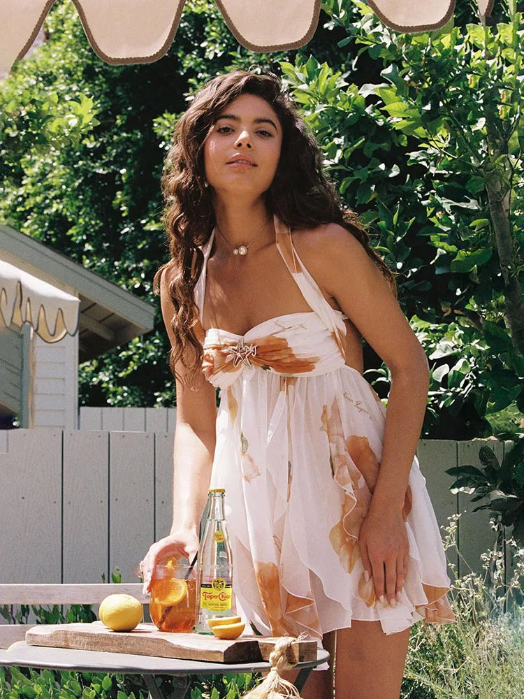 Vestido Curto com Estampa Floral - Bella