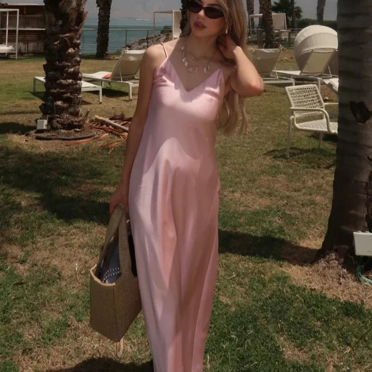 Vestido de Cetim com Alça Ajustável