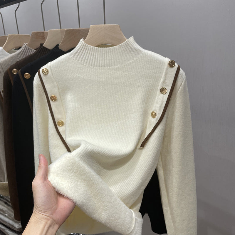 Suéter Peluciado com Botões Dourados - Chic