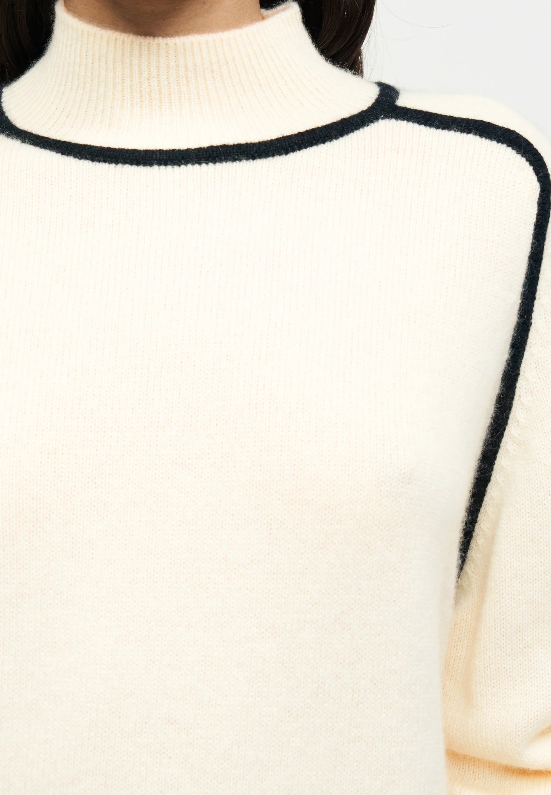 Suéter Feminino Gola Alta Cashmere Oversized – Nina