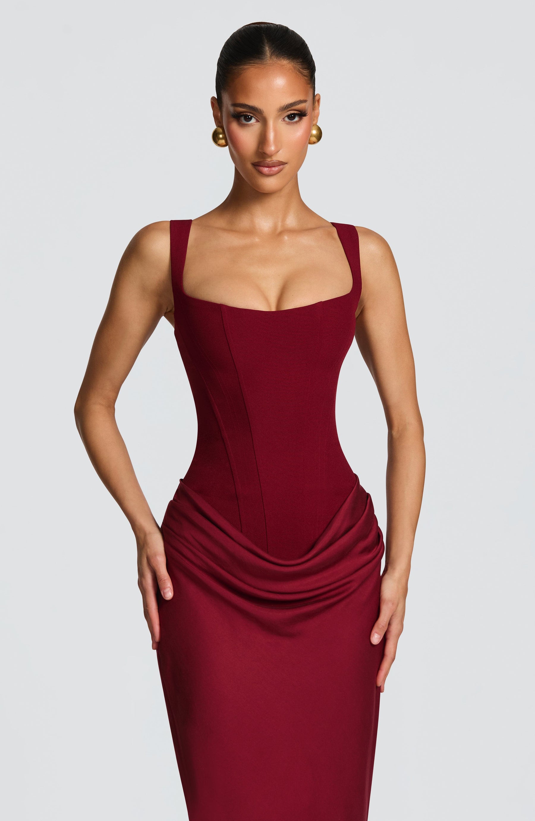Vestido Feminino Longo com Corselet Estruturado e Decote Quadrado – Mia
