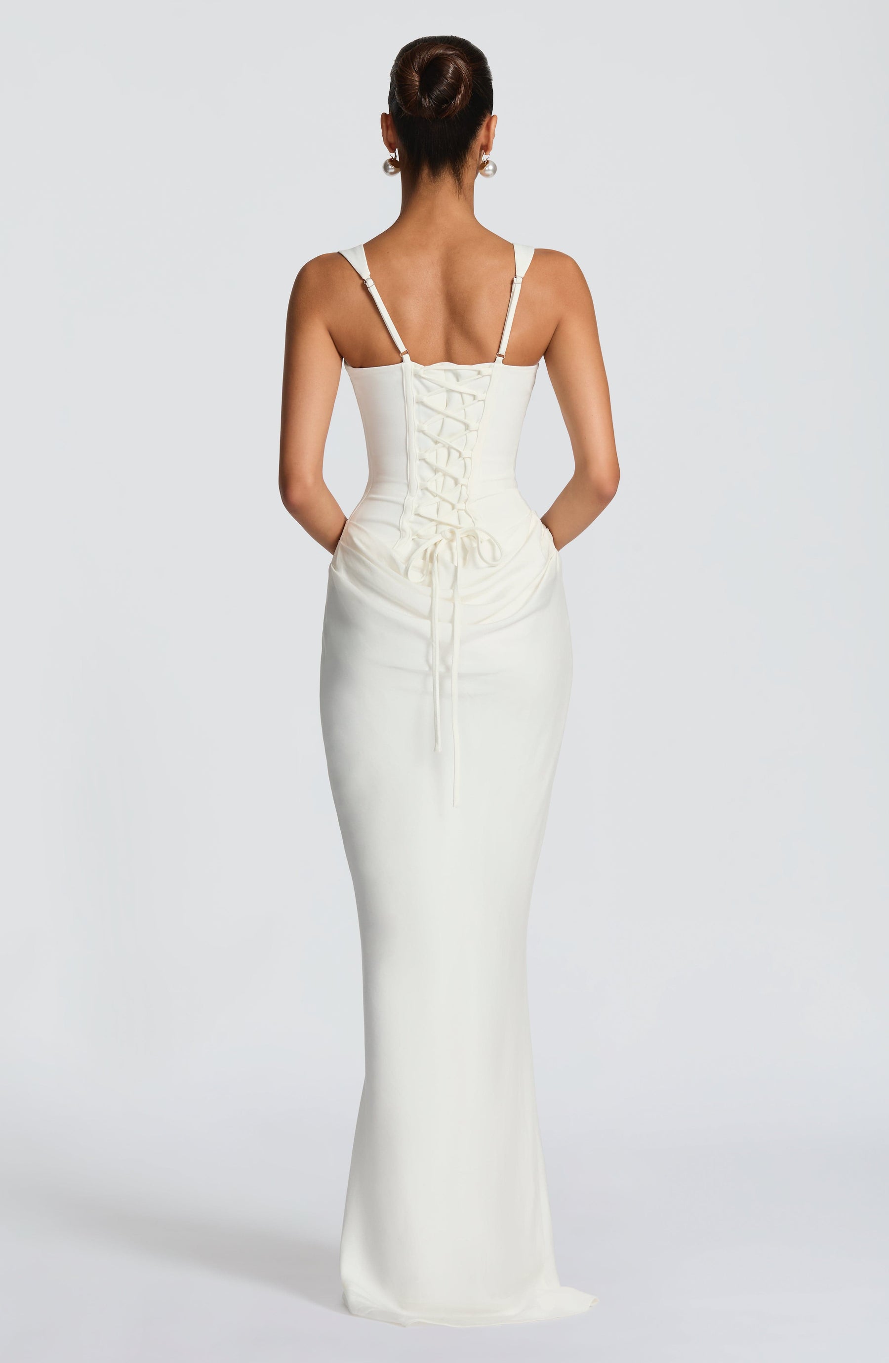 Vestido Feminino Longo com Corselet Estruturado e Decote Quadrado – Mia