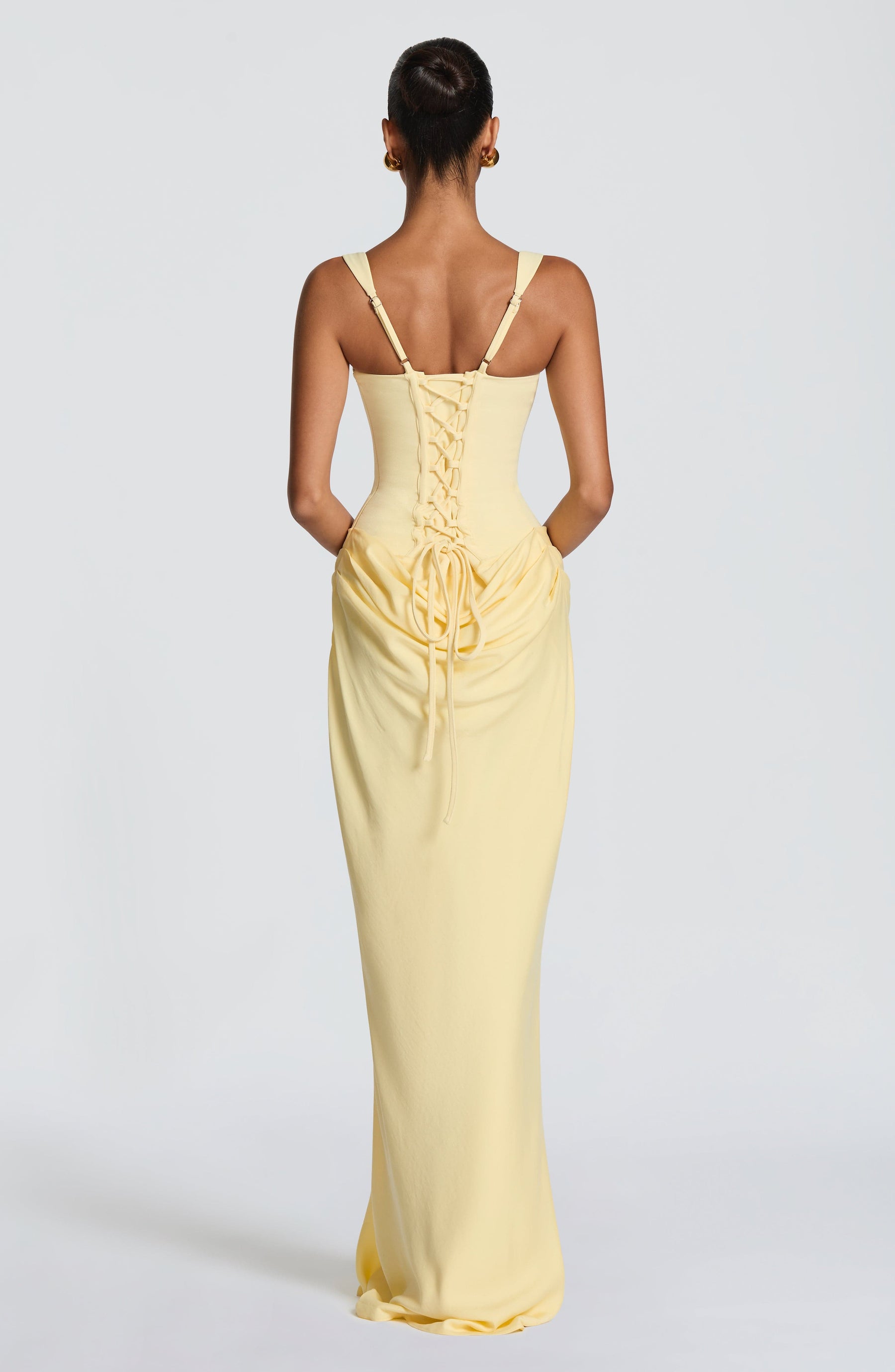 Vestido Feminino Longo com Corselet Estruturado e Decote Quadrado – Mia