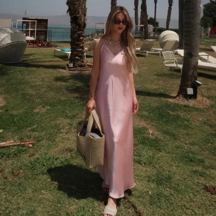 Vestido de Cetim com Alça Ajustável