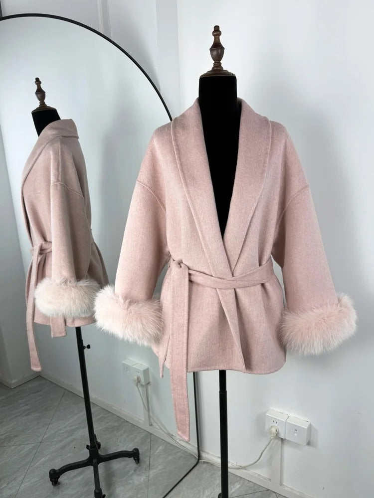 Casaco Feminino de Inverno com Pelúcia Removível e Cinto – Zurique