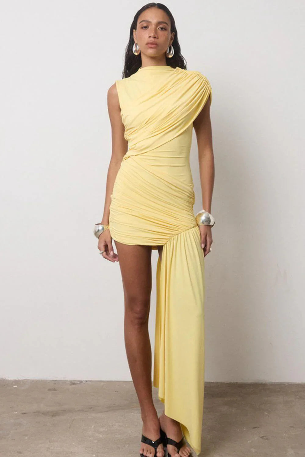 Vestido Curto de Festa com Fenda - Noir Flow