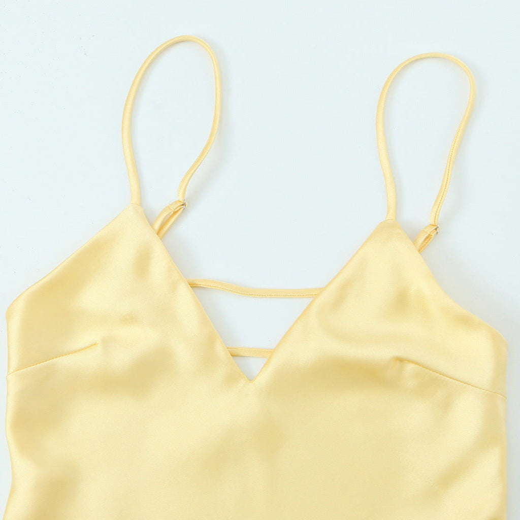 Vestido de Cetim com Alça Ajustável