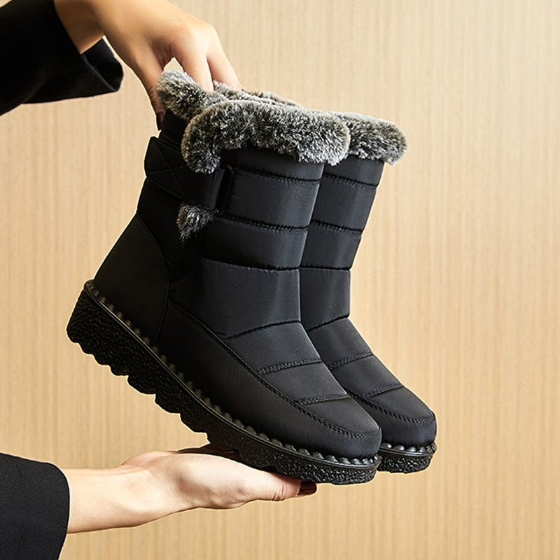 Inverno  Botas de Inverno  botas  bota preta  bota leve  bota feminina preta  bota em promoção  bota de inverno  bota de frio  bota coturno  bota cano medio