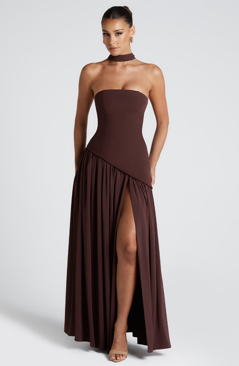 Vestido Feminino Longo Tomara que Caia com Gola Choker e Fenda – Chianti