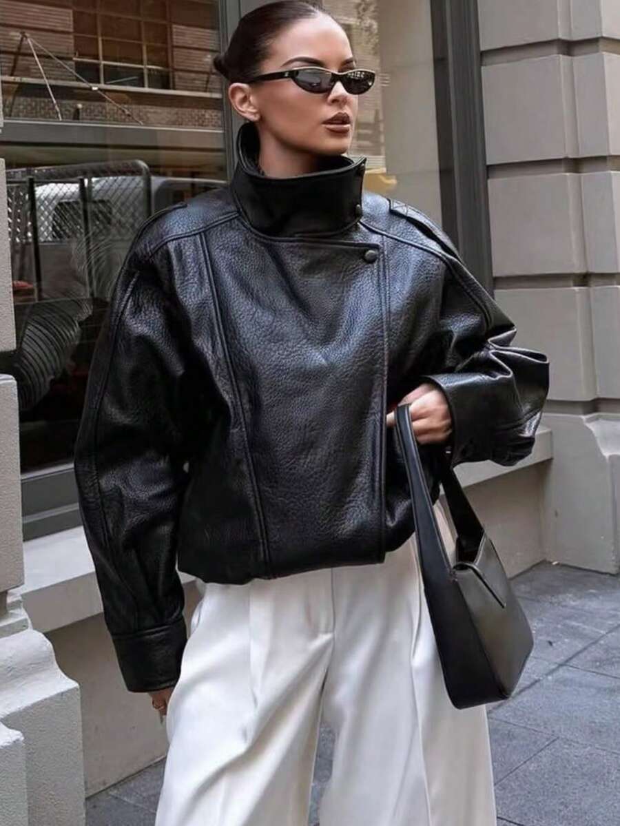 Jaqueta de Couro com Gola Alta - Alexia