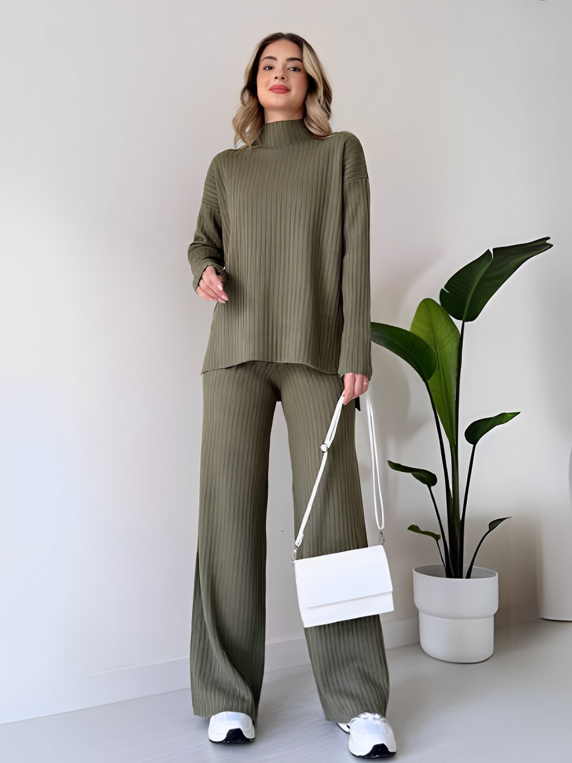 Conjunto de Tricô Canelado com Suéter Mullet Gola Alta e Calça Pantalona