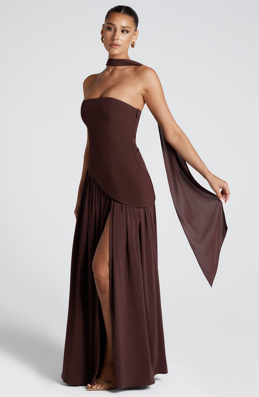 Vestido Feminino Longo Tomara que Caia com Gola Choker e Fenda – Chianti