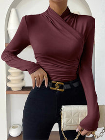 Blusa Plissada com Gola Cruzada