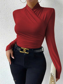 Blusa Plissada com Gola Cruzada
