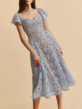 Vestido Midi de Renda com Decote em Coração
