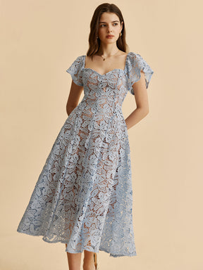 Vestido Midi de Renda com Decote em Coração