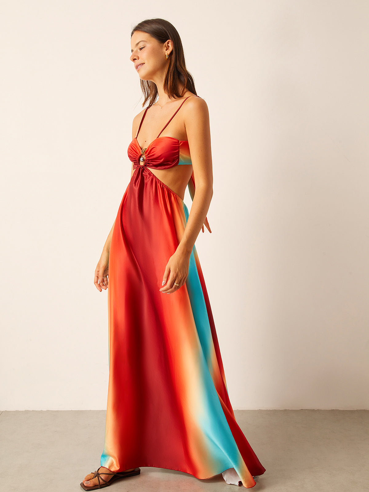 Vestido de Cetim com Recorte na Cintura e Degradê