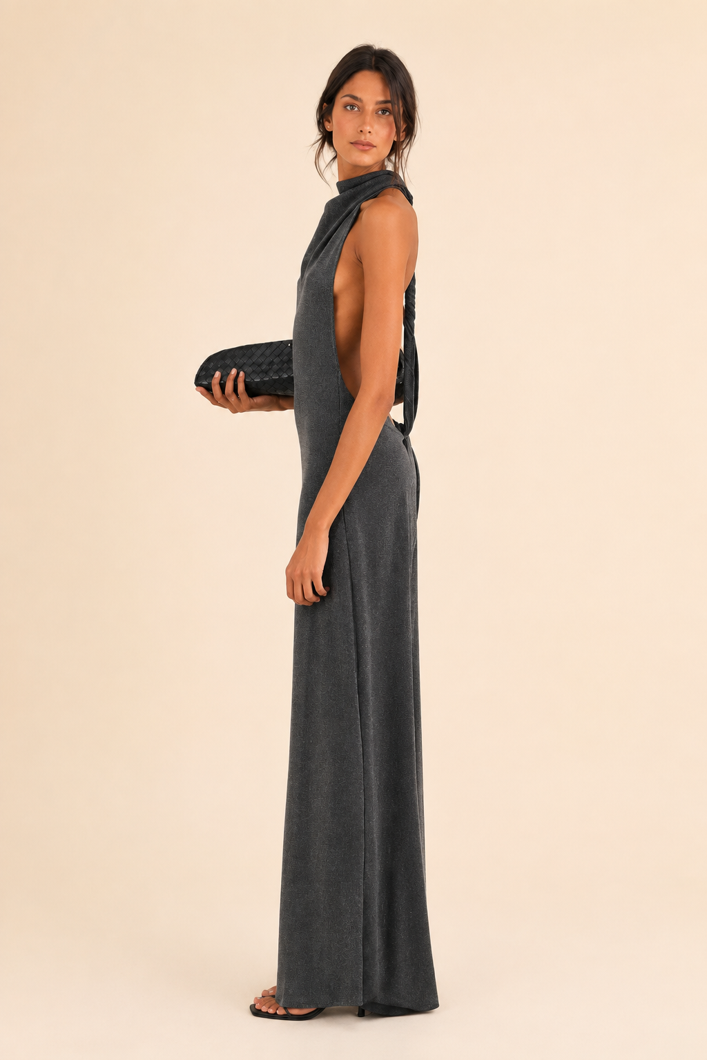 Vestido Longo Metalizado Gola Alta com Costas Abertas - Rafaela