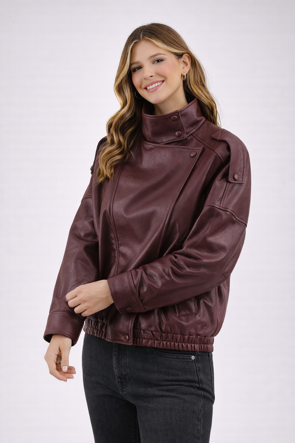 Jaqueta de Couro com Gola Alta - Brunelle
