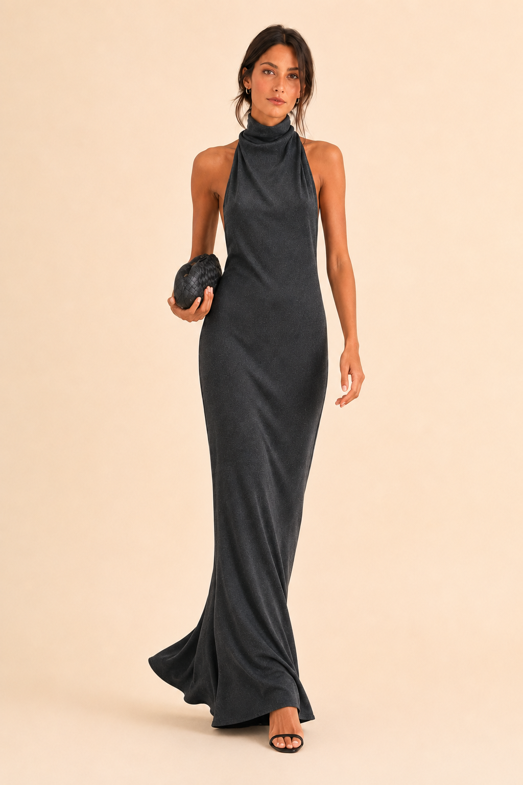 Vestido Longo Metalizado Gola Alta com Costas Abertas - Rafaela
